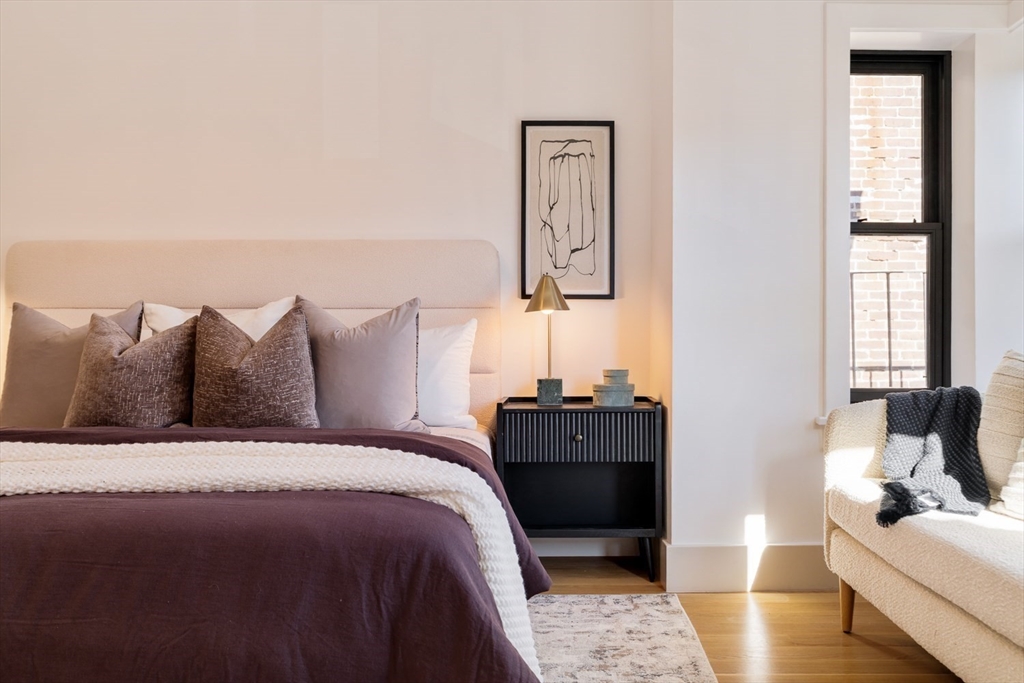 21 Wellington St # 2