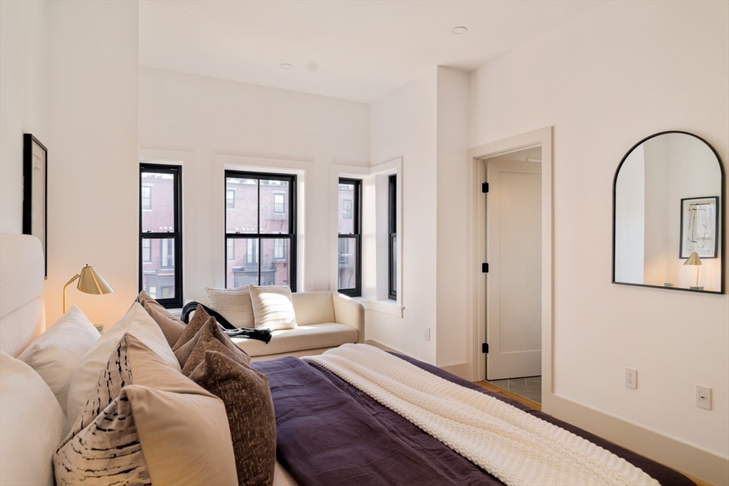 21 Wellington St # 2