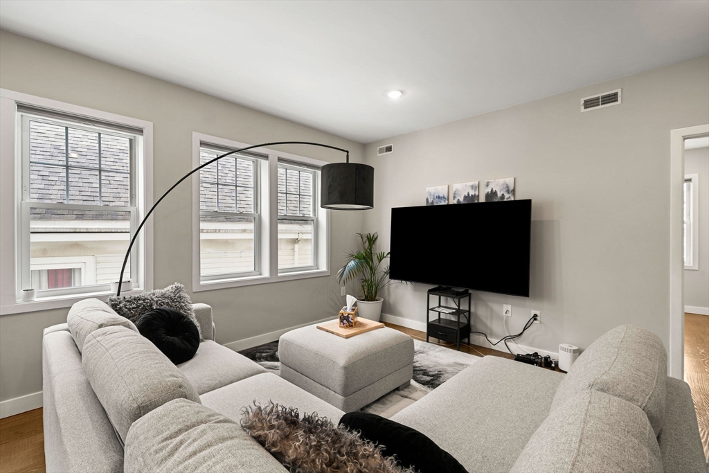 47 Sargent St # 3, Boston Unit: 3