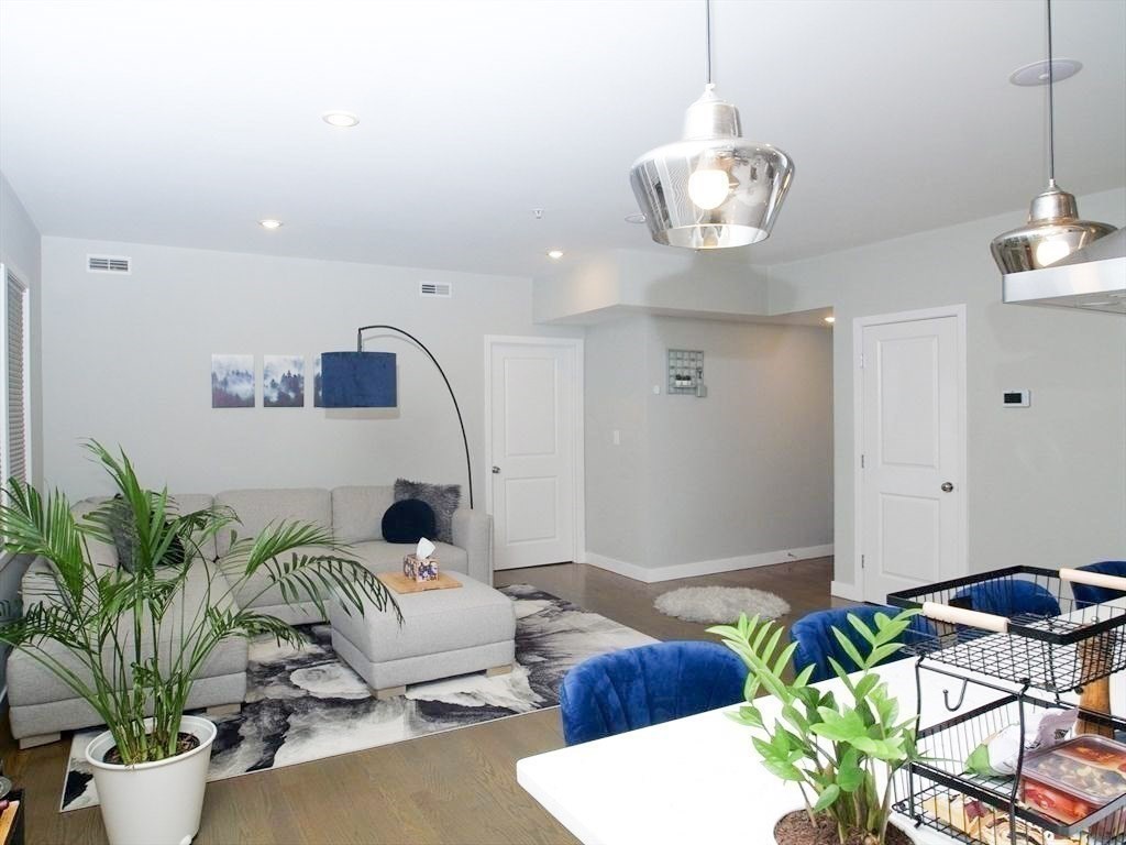 47 Sargent St # 3, Boston Unit: 3