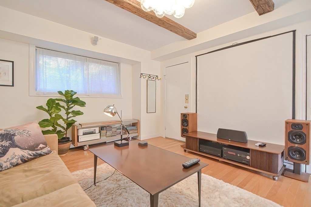 1722 Commonwealth # 1