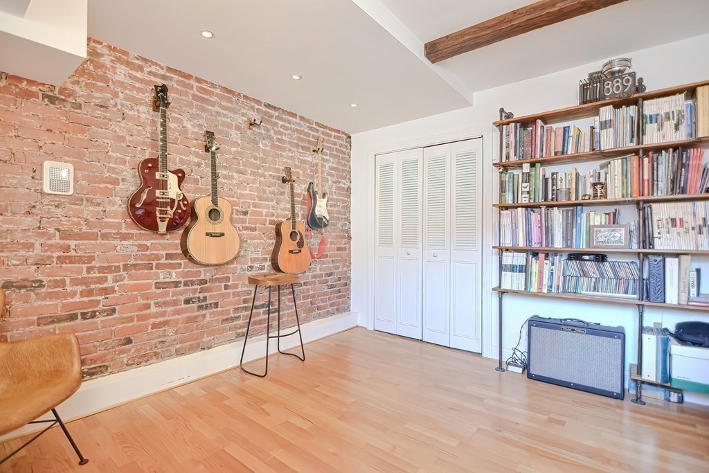 1722 Commonwealth # 1