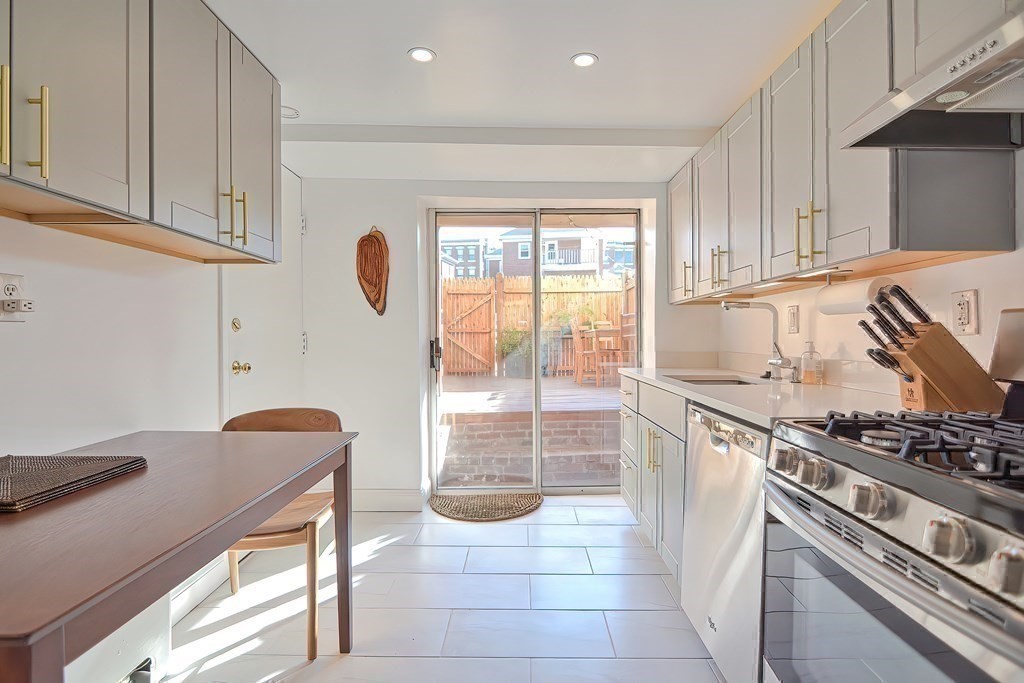 1722 Commonwealth # 1