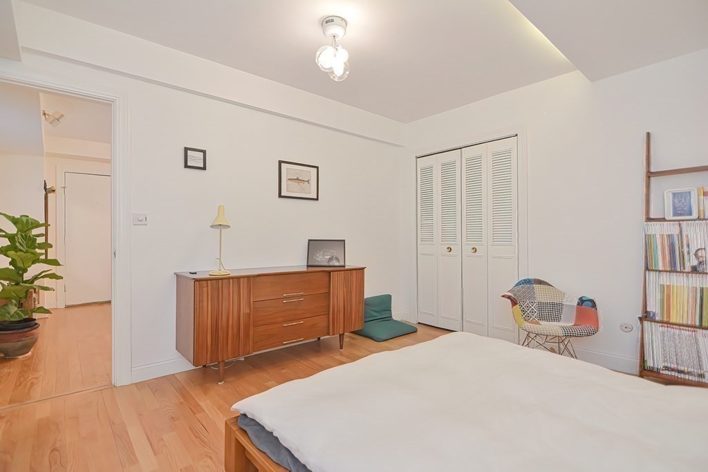 1722 Commonwealth # 1