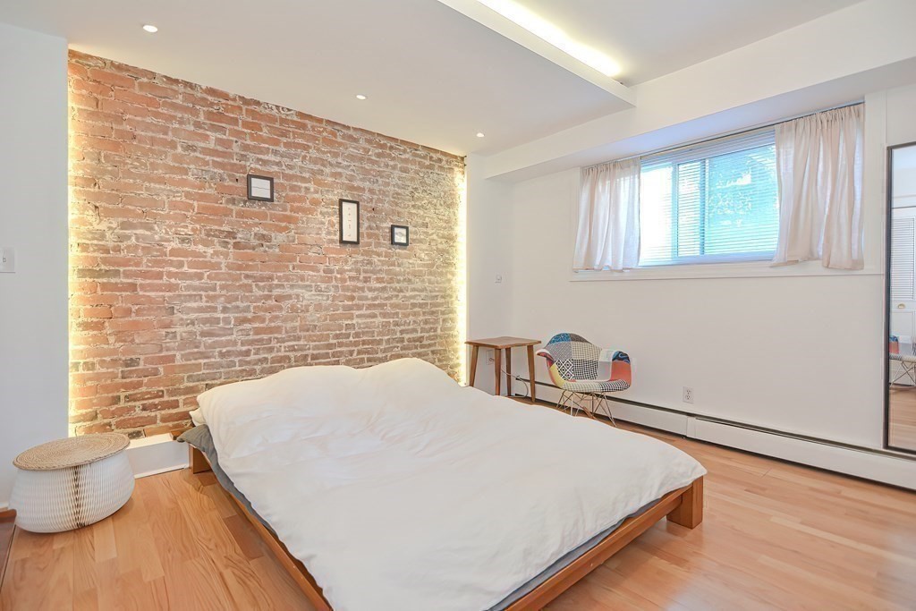 1722 Commonwealth # 1