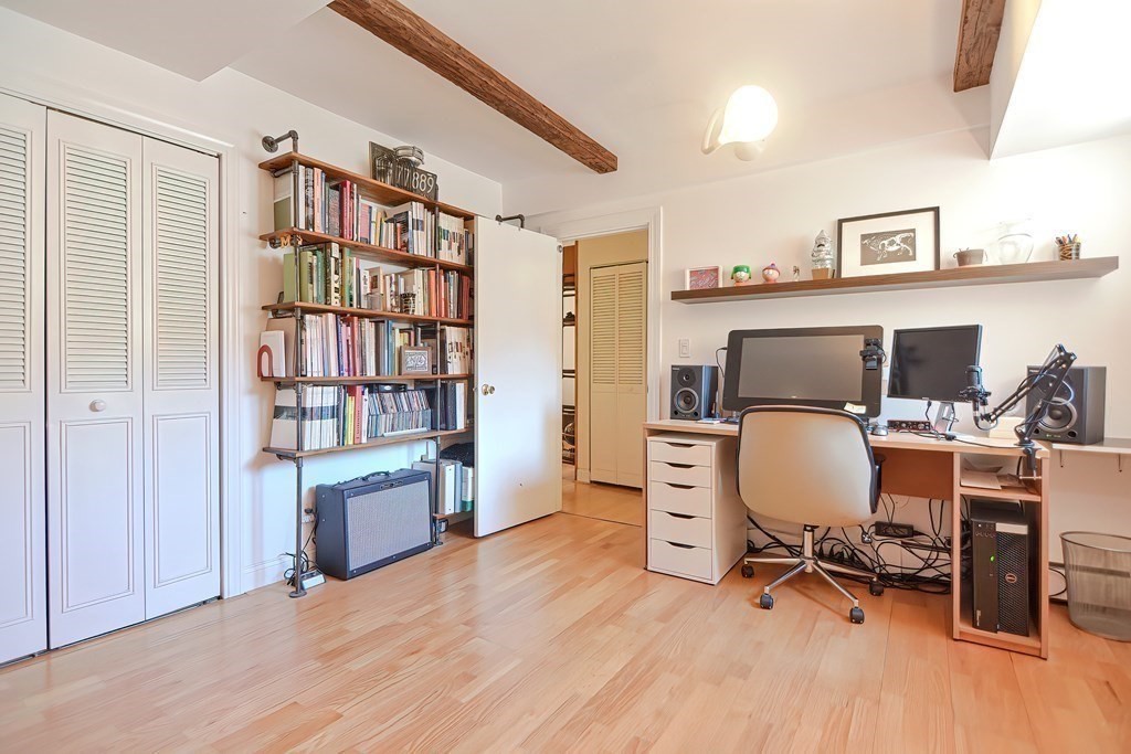 1722 Commonwealth # 1