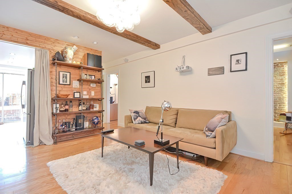 1722 Commonwealth # 1