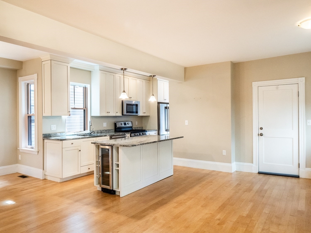 24 Hall Street # 1, Somerville Unit: 1