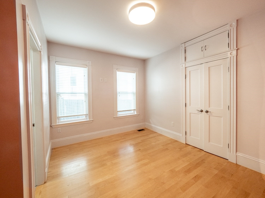 24 Hall Street # 1, Somerville Unit: 1