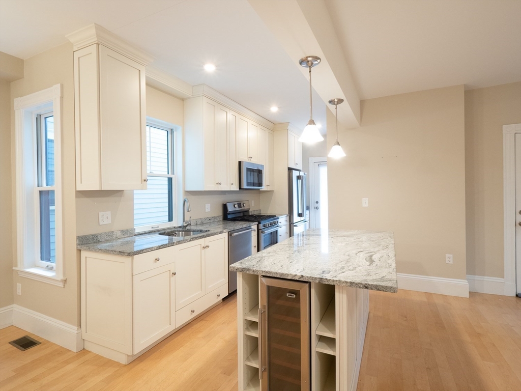 24 Hall Street # 1, Somerville Unit: 1