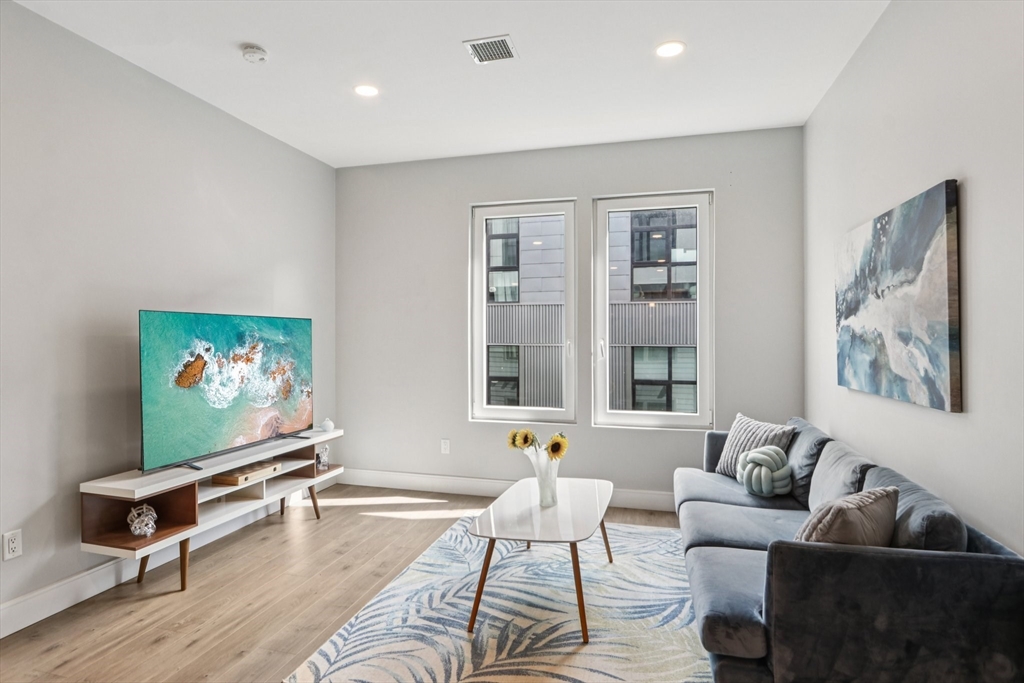 610 Rutherford Ave # 404, Boston Unit: 404