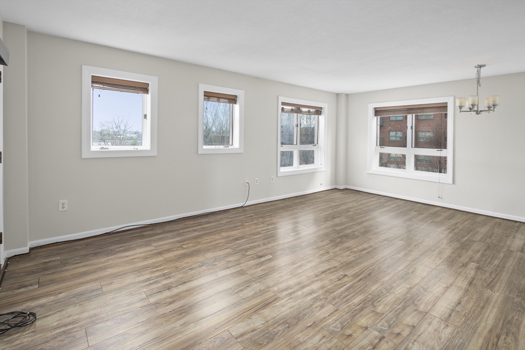 165 Cottage St # 402, Chelsea Unit: 402