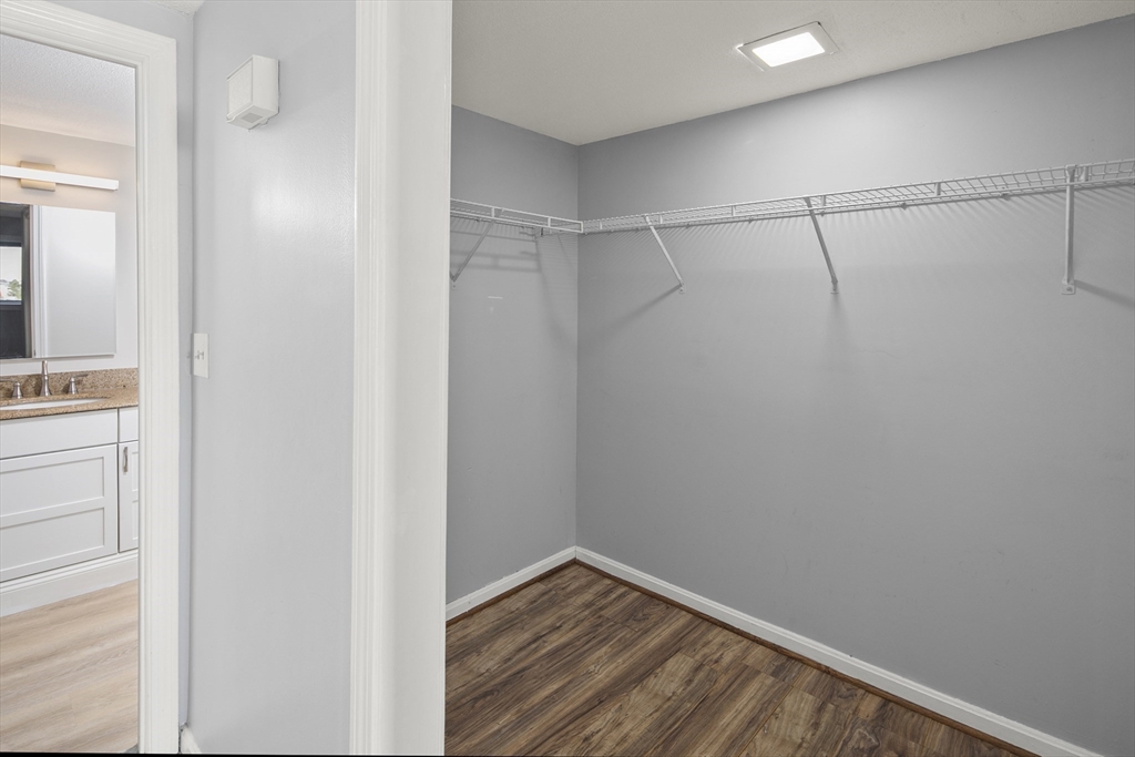 165 Cottage St # 402, Chelsea Unit: 402