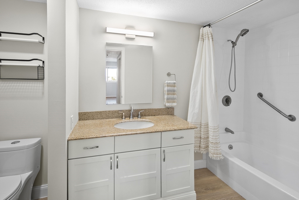 165 Cottage St # 402, Chelsea Unit: 402