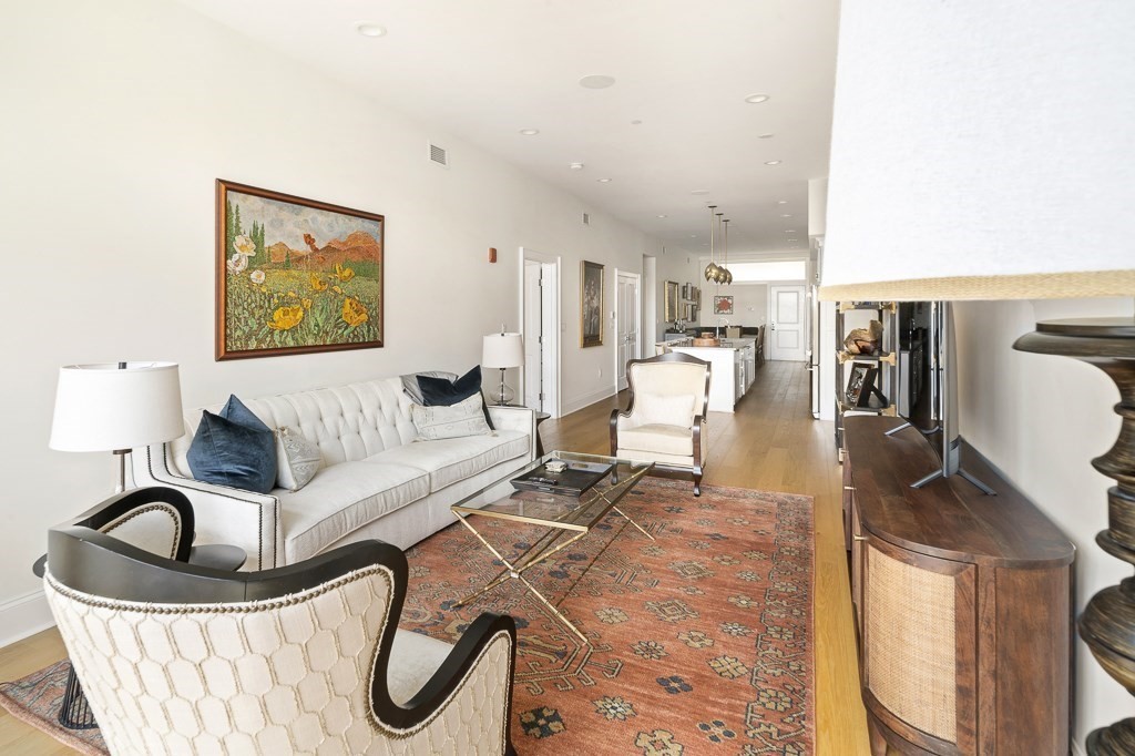 380 Bunker Hill # 108, Boston Unit: 108