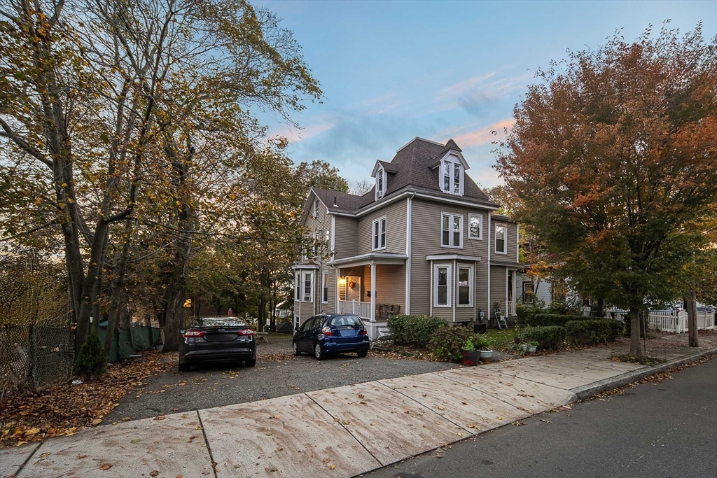125 Harvard St, Everett