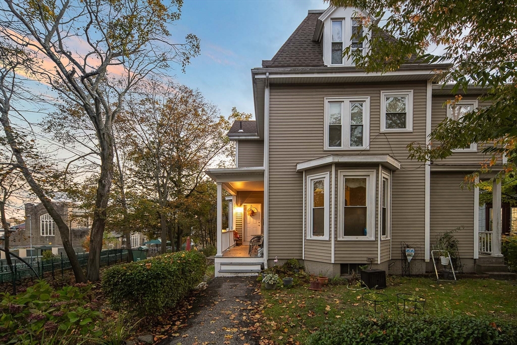 125 Harvard St, Everett