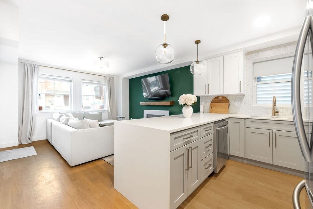 337 Chelsea St # 1