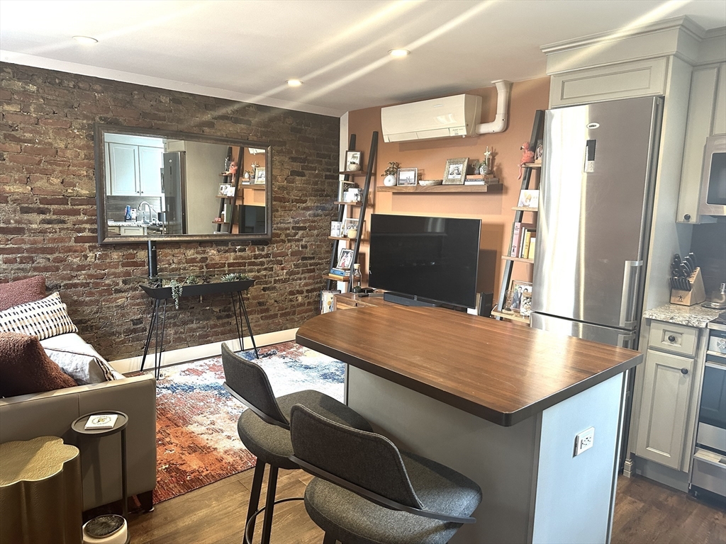 10 Henchman Street # 5R