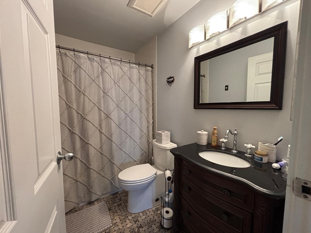 160 Commandants Way # 404