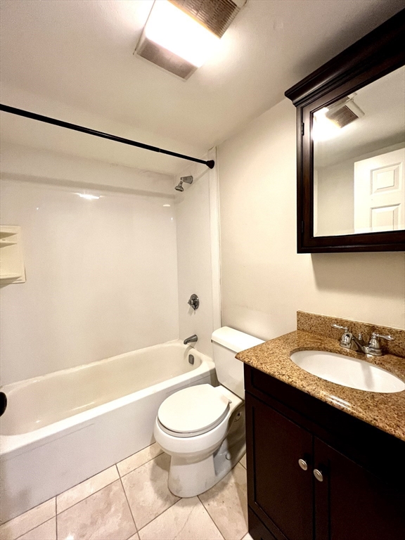 390 Riverway # 18