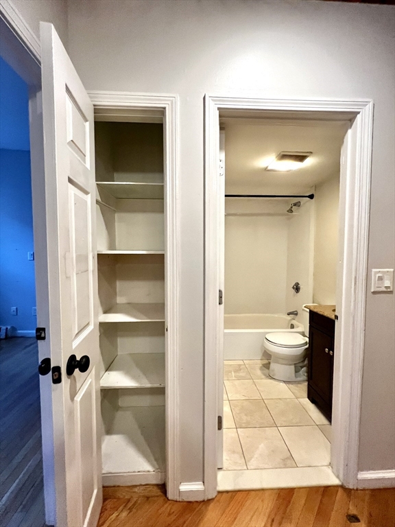 390 Riverway # 18