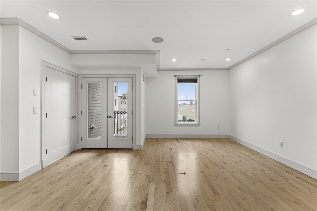 542 Dorchester Ave. # 302