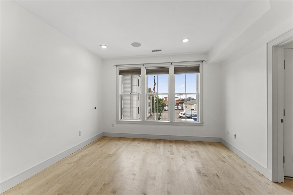 542 Dorchester Ave. # 302