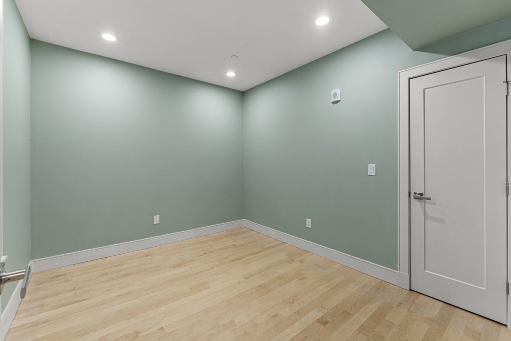 542 Dorchester Ave. # 302