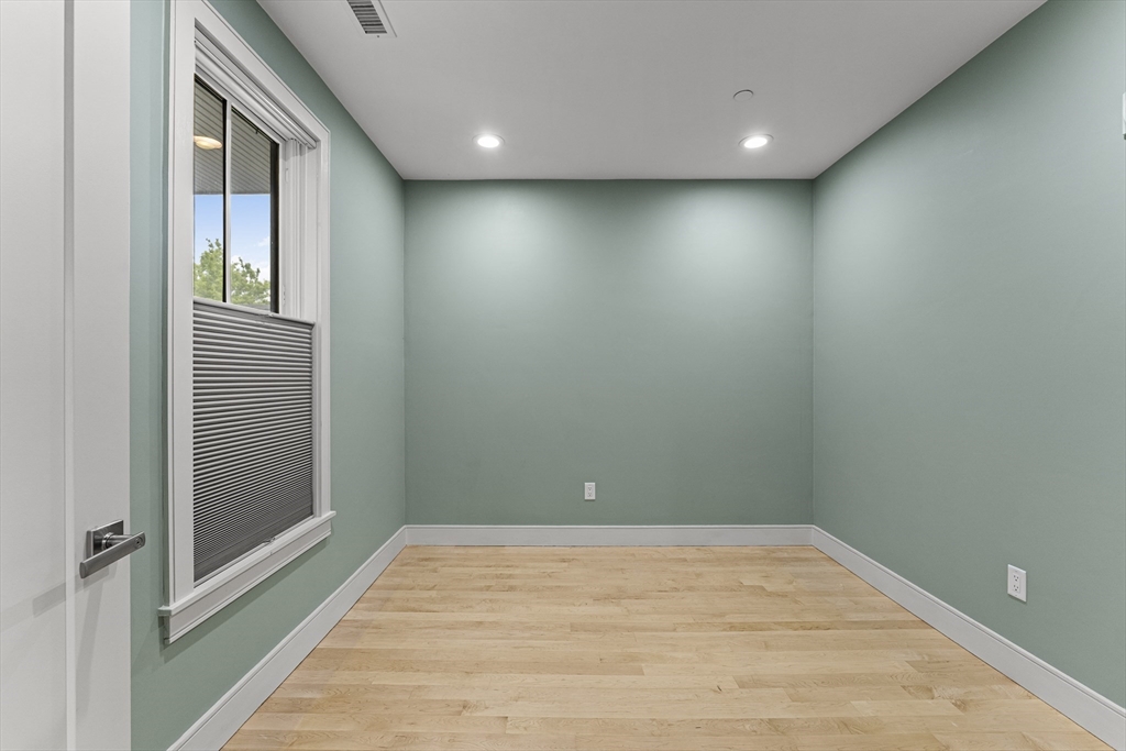 542 Dorchester Ave. # 302