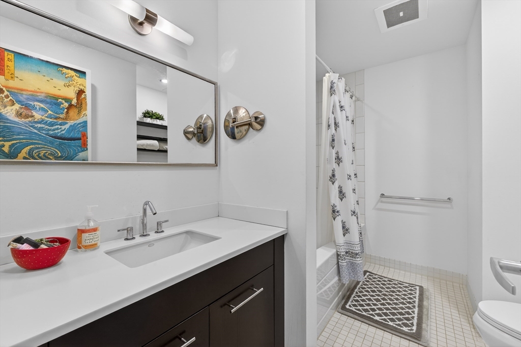 88 Kingston Street # 6c