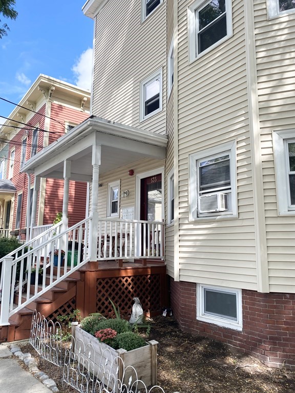 135 Central St # 3