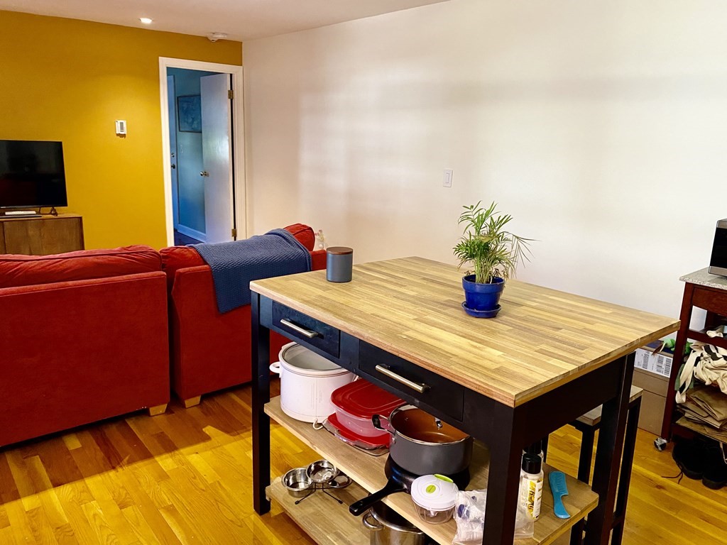 135 Central St # 3