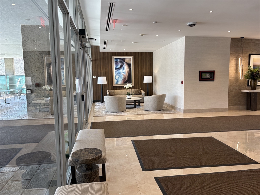 33 Pond Ave # 524