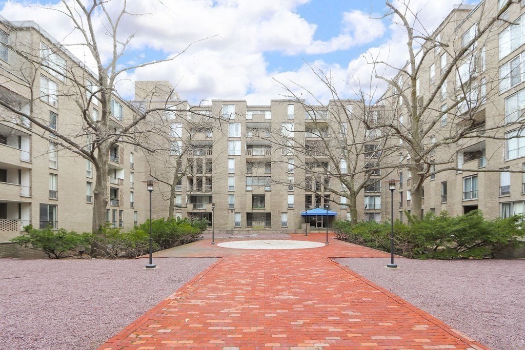 33 Pond Ave # 524