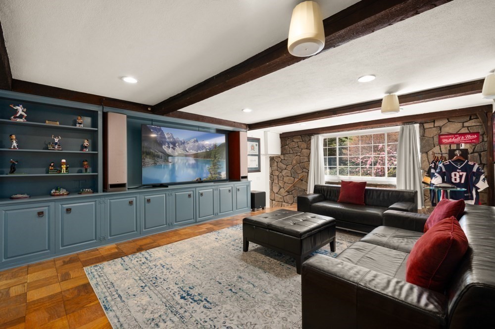 25 Pleasant St