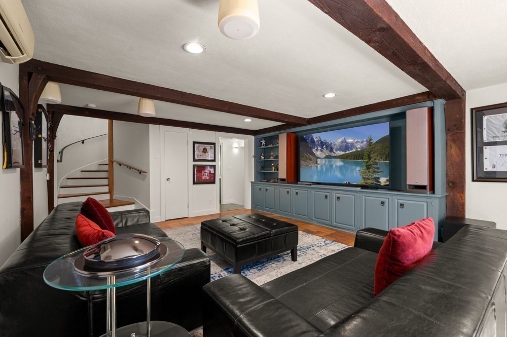 25 Pleasant St