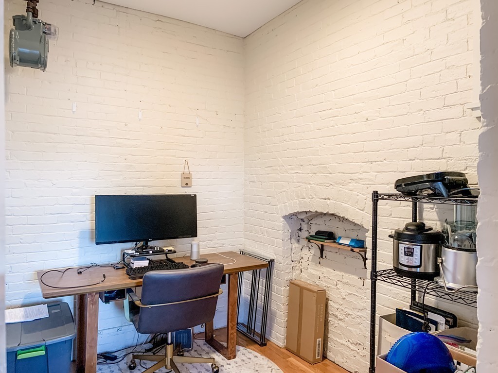 295 Commonwealth Ave. # 5C