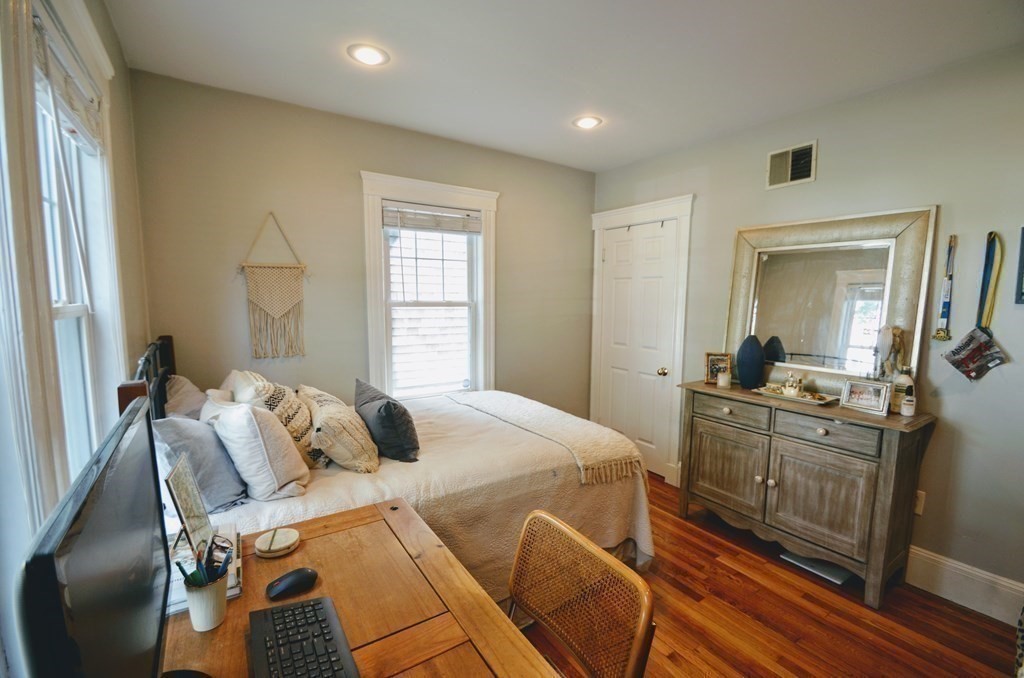 103 Welles Ave # 1L