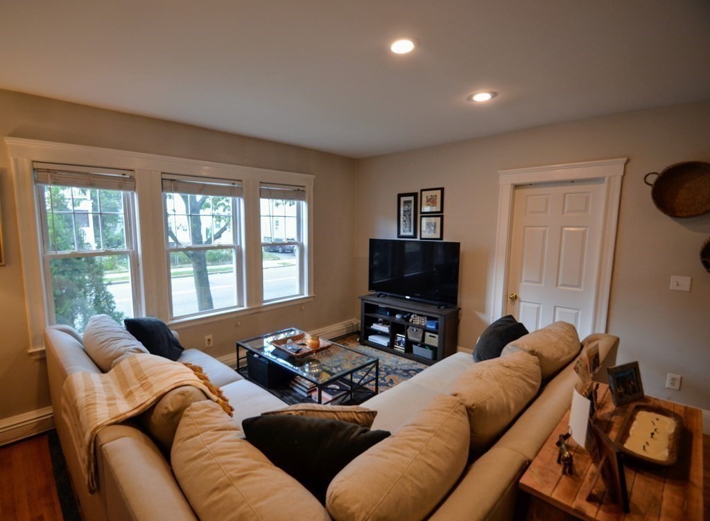 103 Welles Ave # 1L