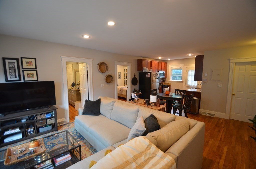 103 Welles Ave # 1L