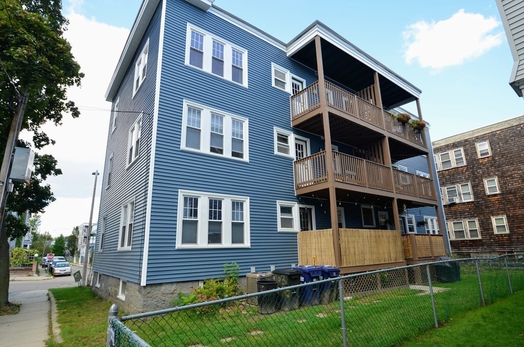 103 Welles Ave # 1L