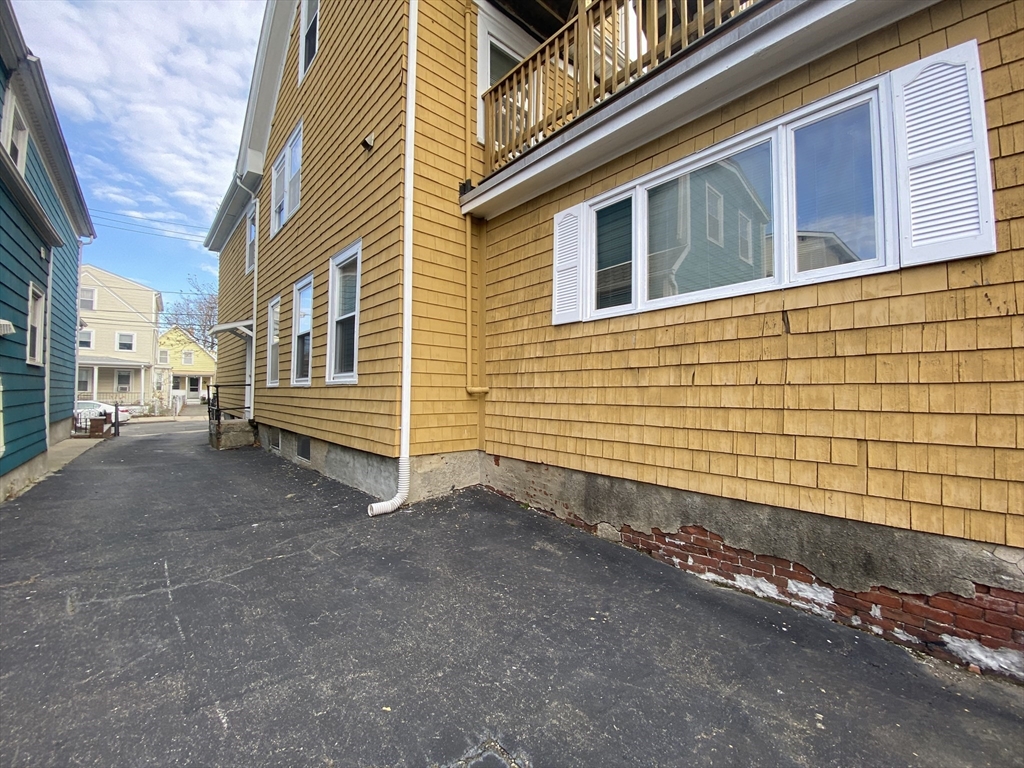 20 Webster Ave # 2