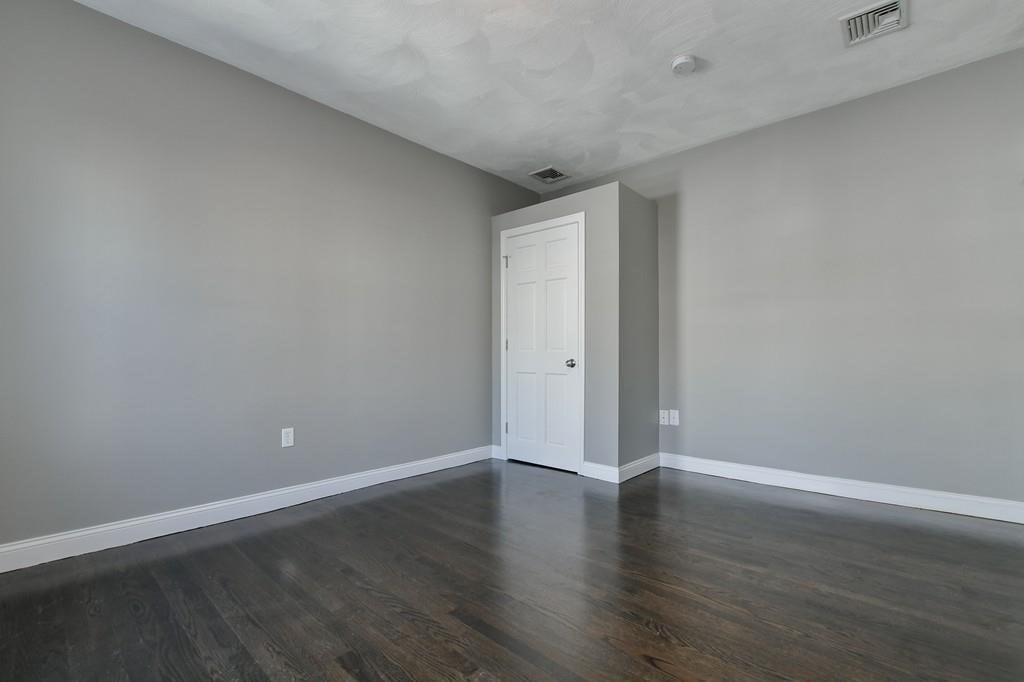 26 Elder St # 1