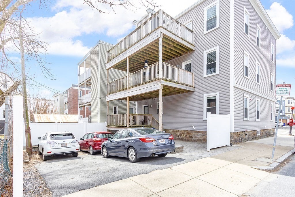 142 Boston St Unit: 3