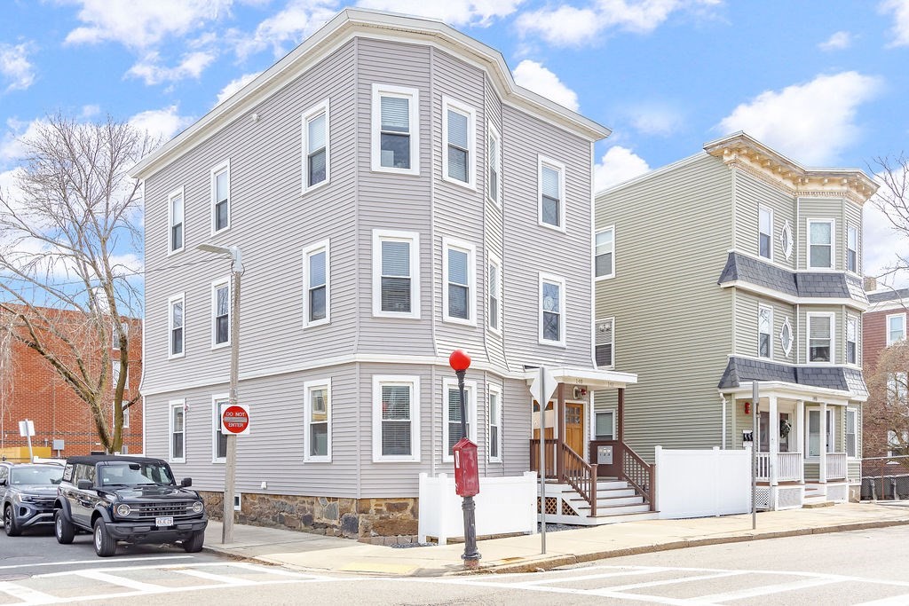 142 Boston St Unit: 3