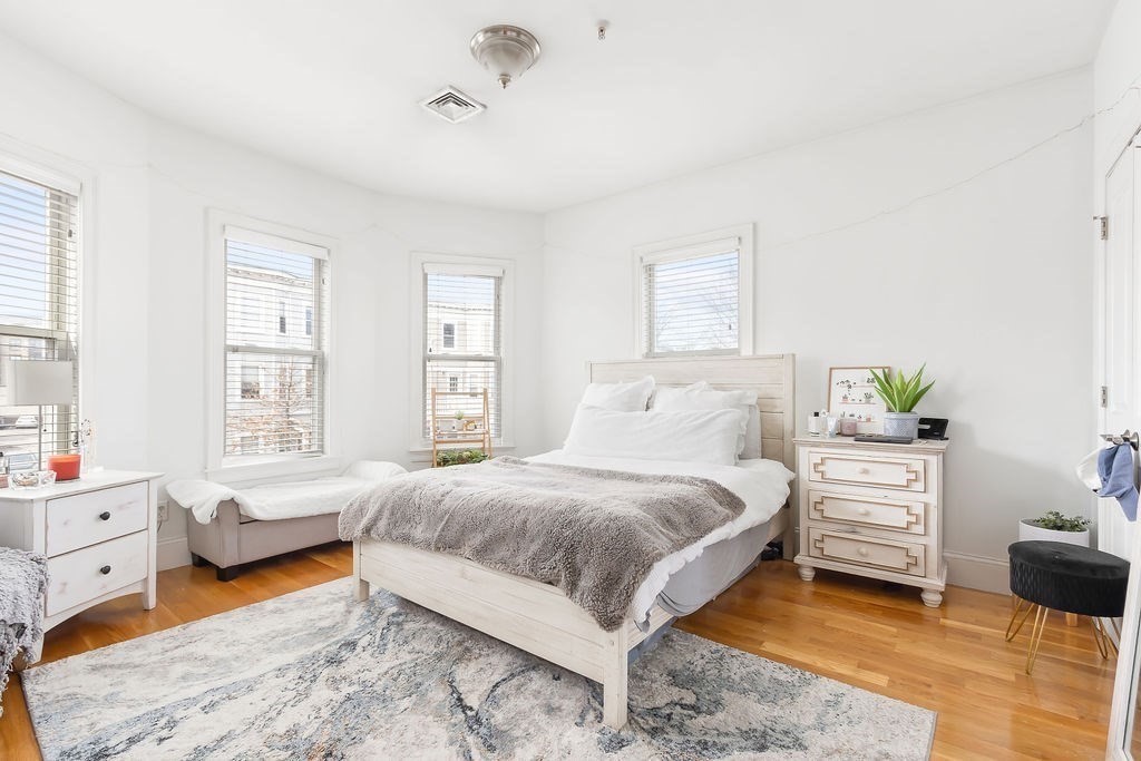 142 Boston St Unit: 3