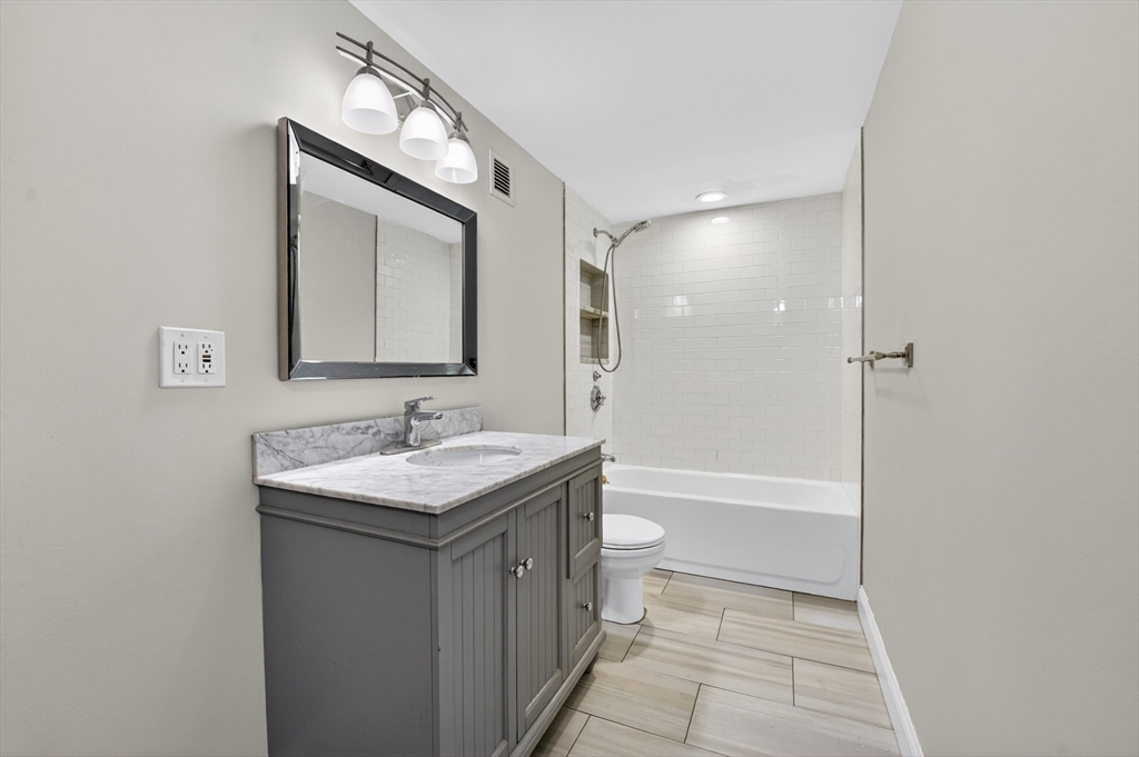 185 Quincy Shore Drive Unit: U44