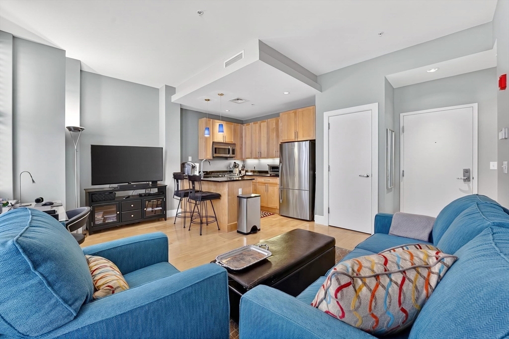 70 Lincoln Street # L414