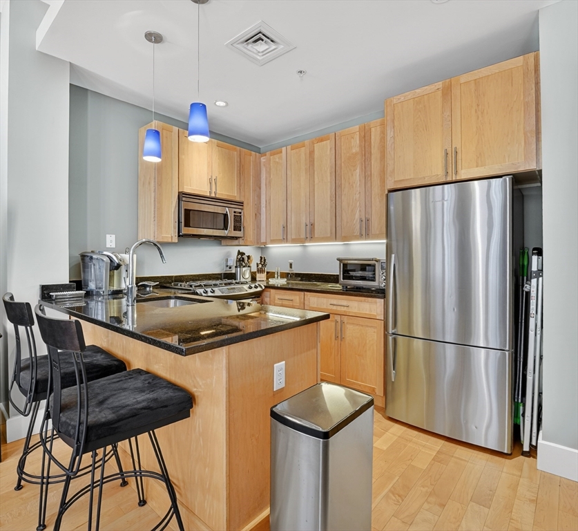 70 Lincoln Street # L414